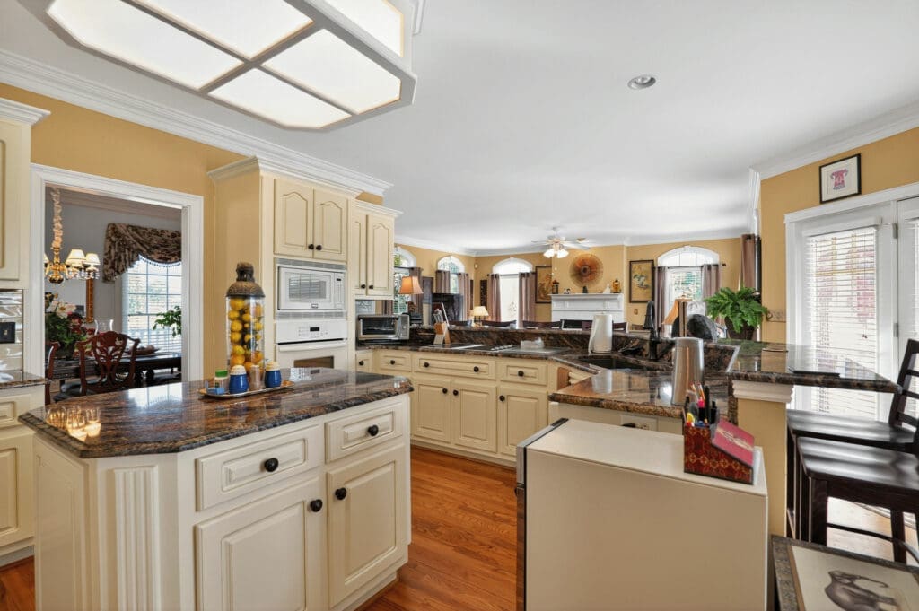 Kitchen_Gathering